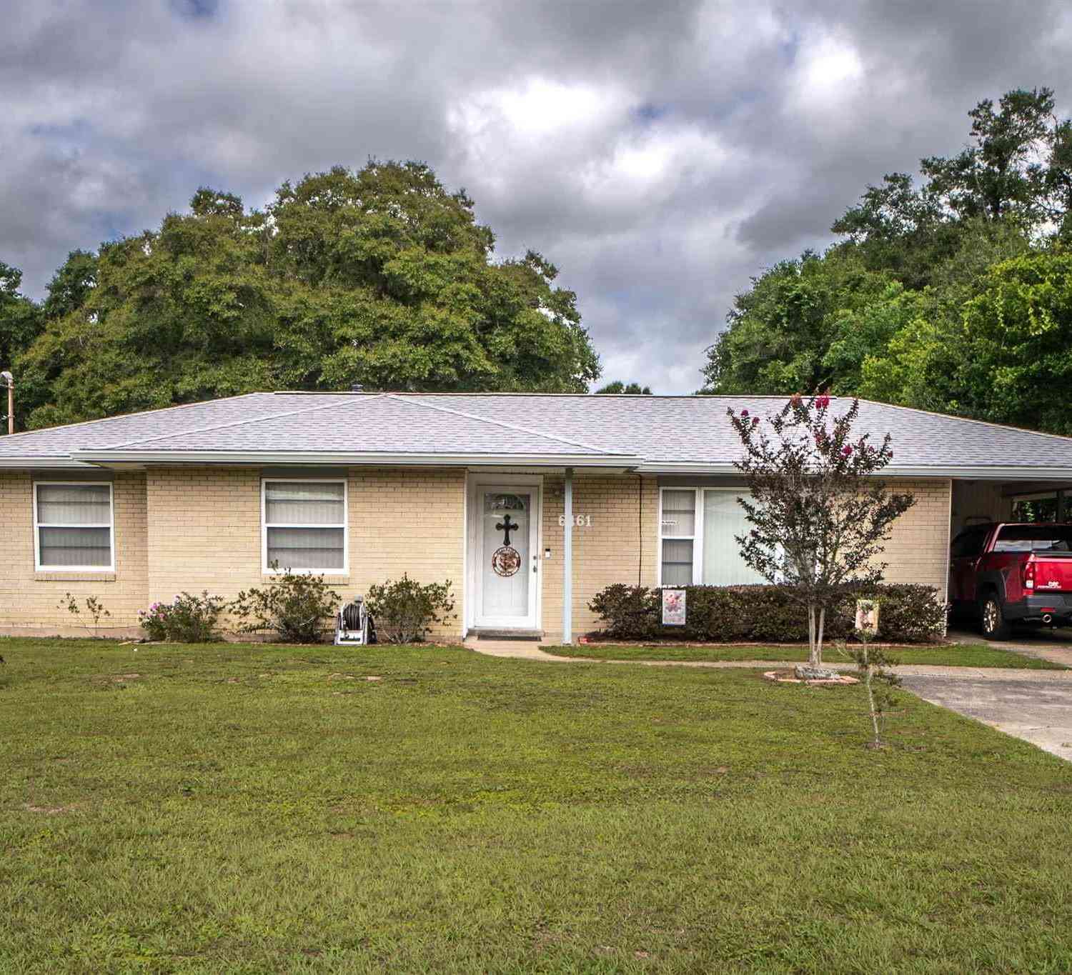 Homes For Sale - 6461 Lark Ave<br/> Santa Rosa County, Milton, FL 32570