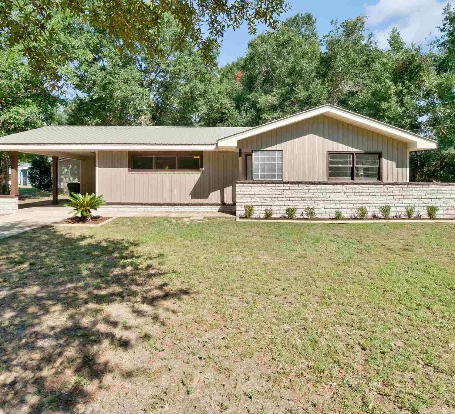 Homes For Sale - 6480 Cypress St<br/> Santa Rosa County, Milton, FL 32570