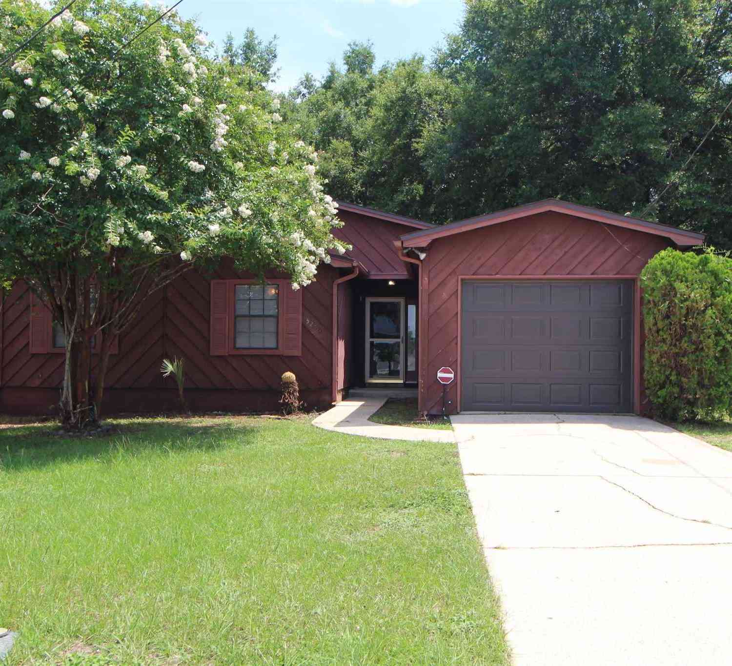Homes For Rent - 5250 Powrie Dr<br/> Pensacola, FL 32504
