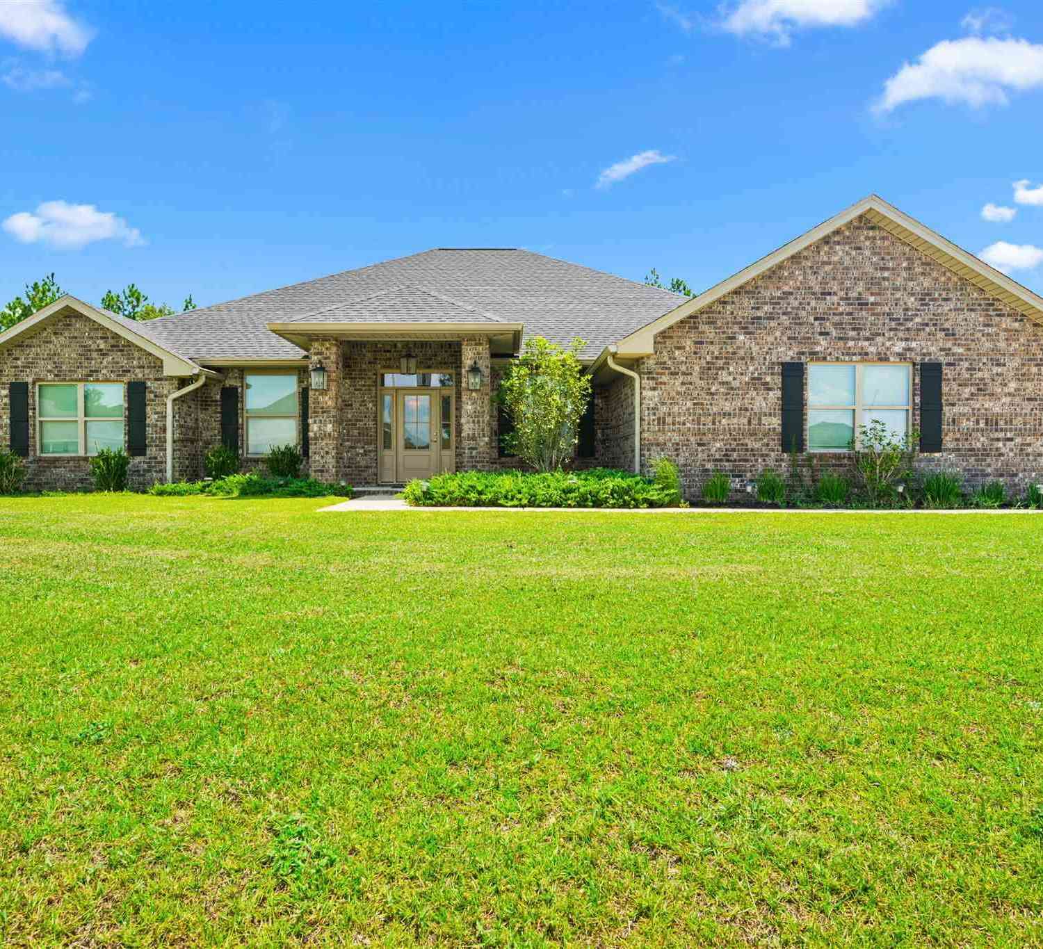 Homes For Sale - 9122 Tara Cir<br/> Santa Rosa County, Milton, FL 32583
