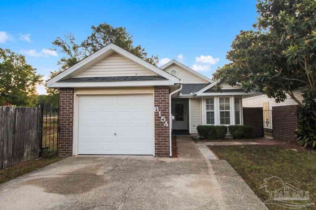 Homes For Rent - 8154 Treetop Ln<br/> Pensacola, FL 32514
