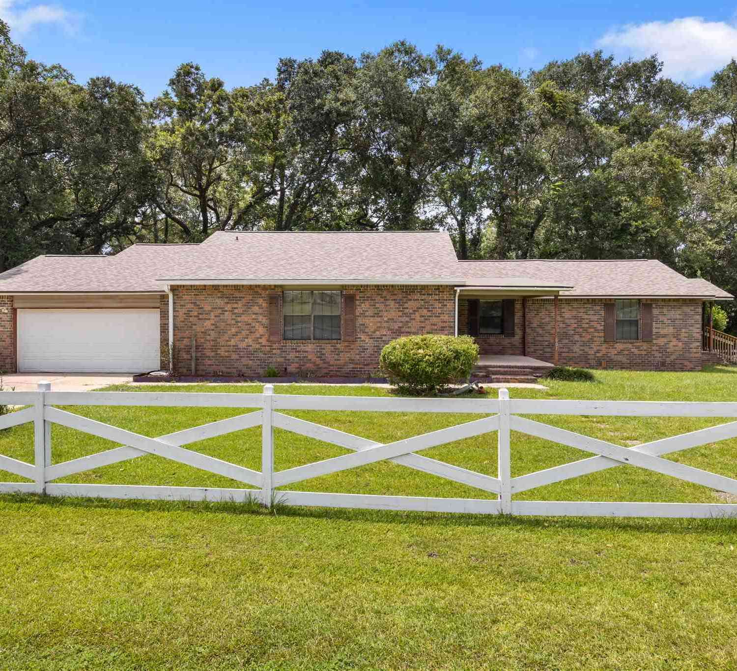 Homes For Sale - 601 Booker St<br/> Cantonment, FL 32533