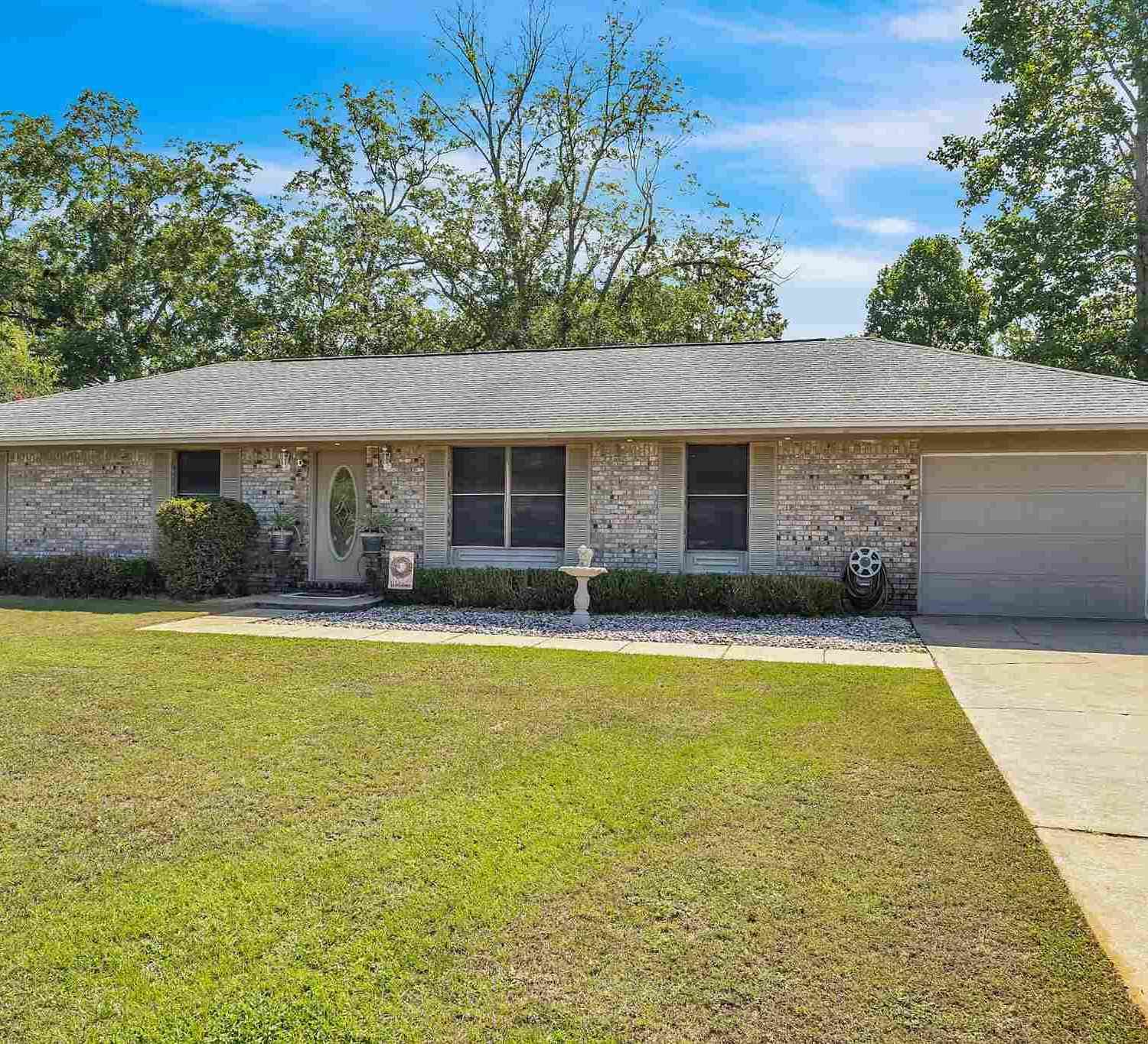 Homes For Sale - 3418 Bo Peg Rd<br/> Cantonment, FL 32533