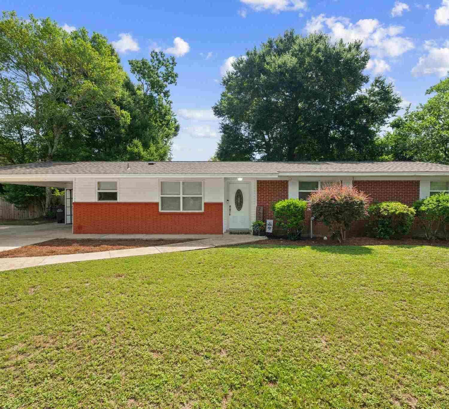 Homes For Sale - 7220 Schwab Dr<br/> Pensacola, FL 32504