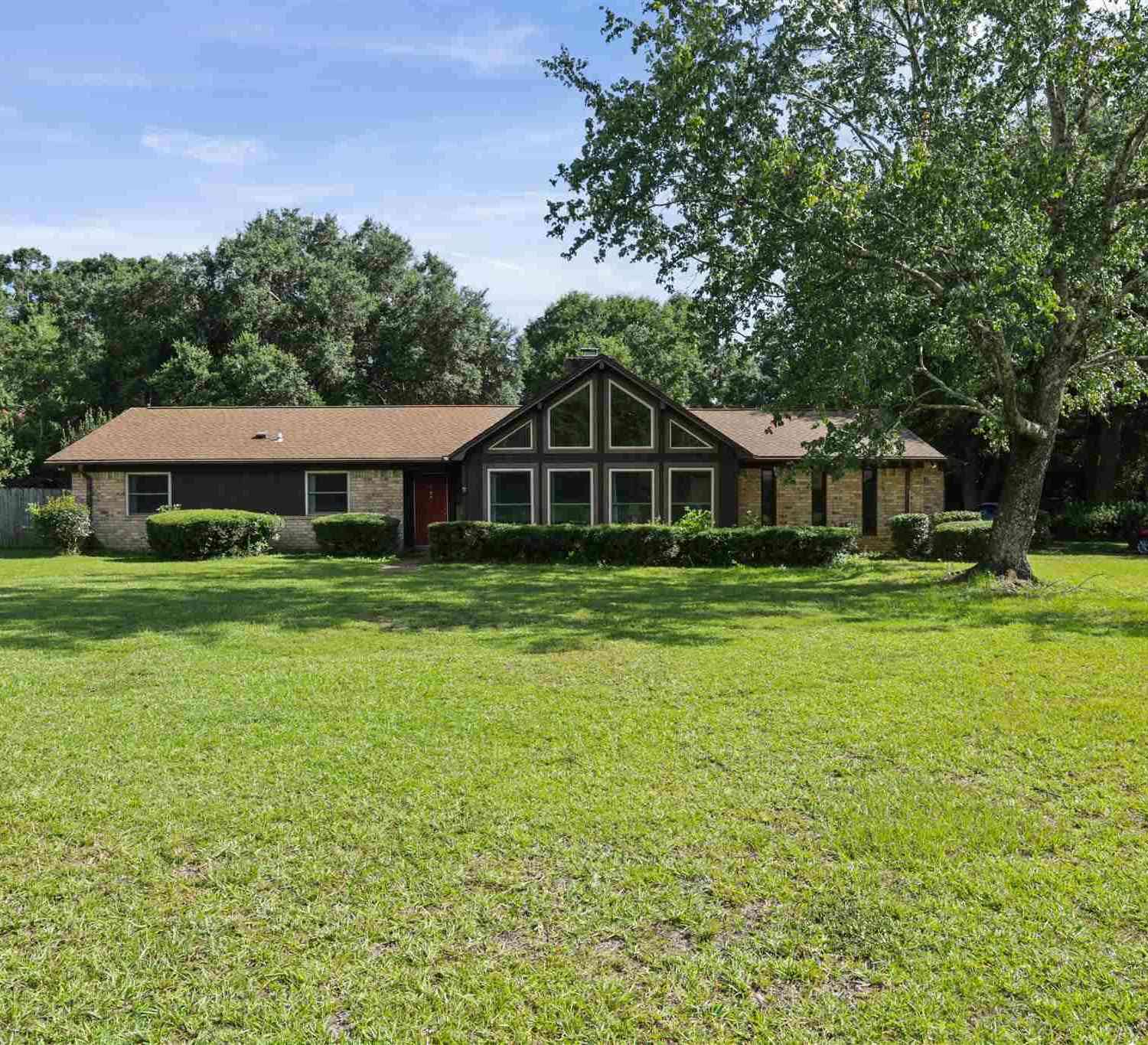Homes For Sale - 4837 Skipper Ln<br/> Pace, FL 32571