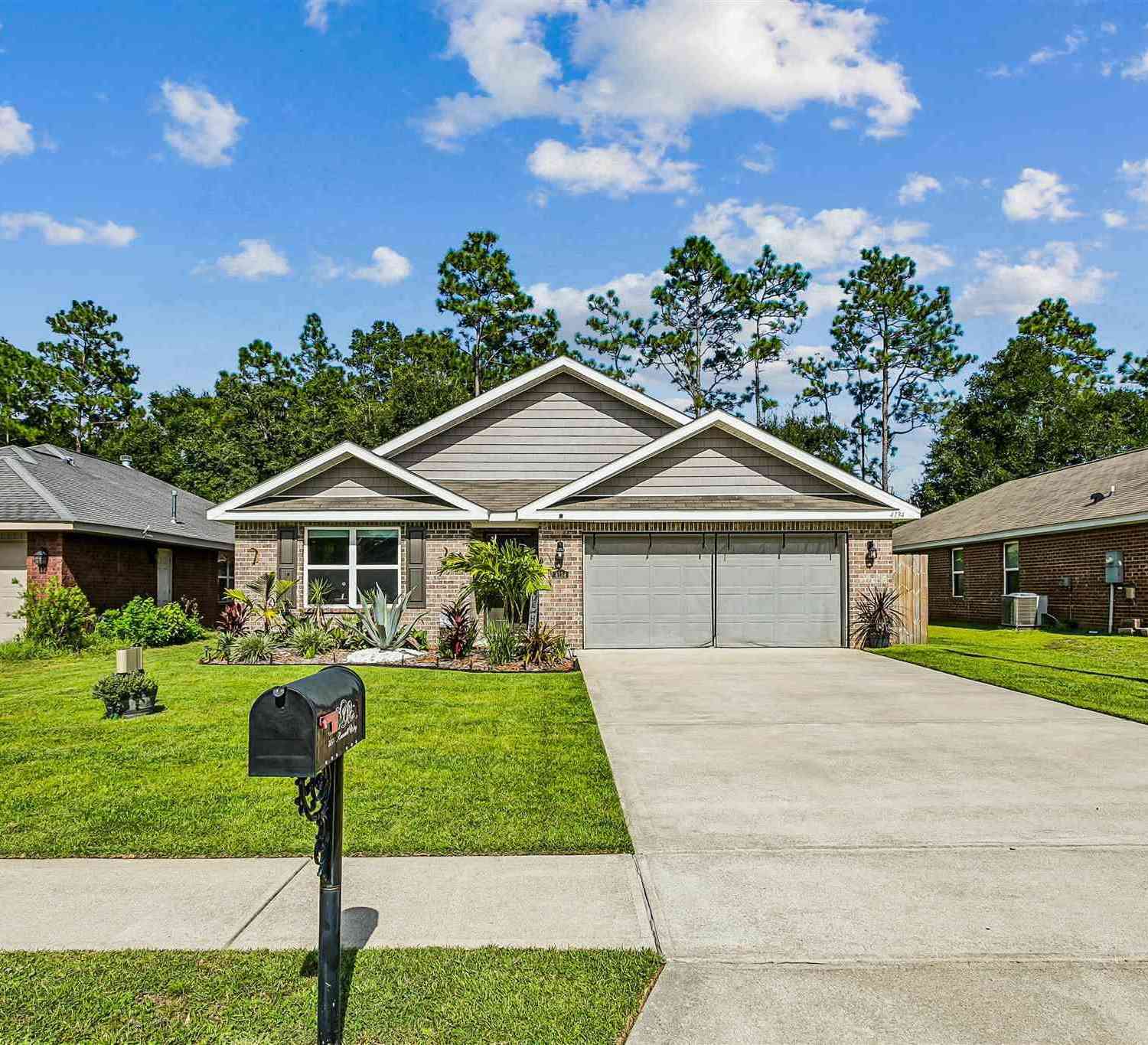Homes For Sale - 4134 Roosevelt Way<br/> Milton, FL 32583