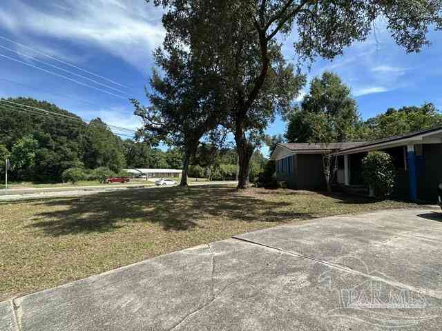Homes For Sale - 6383 Sunnyside Dr<br/> Milton, FL 32583