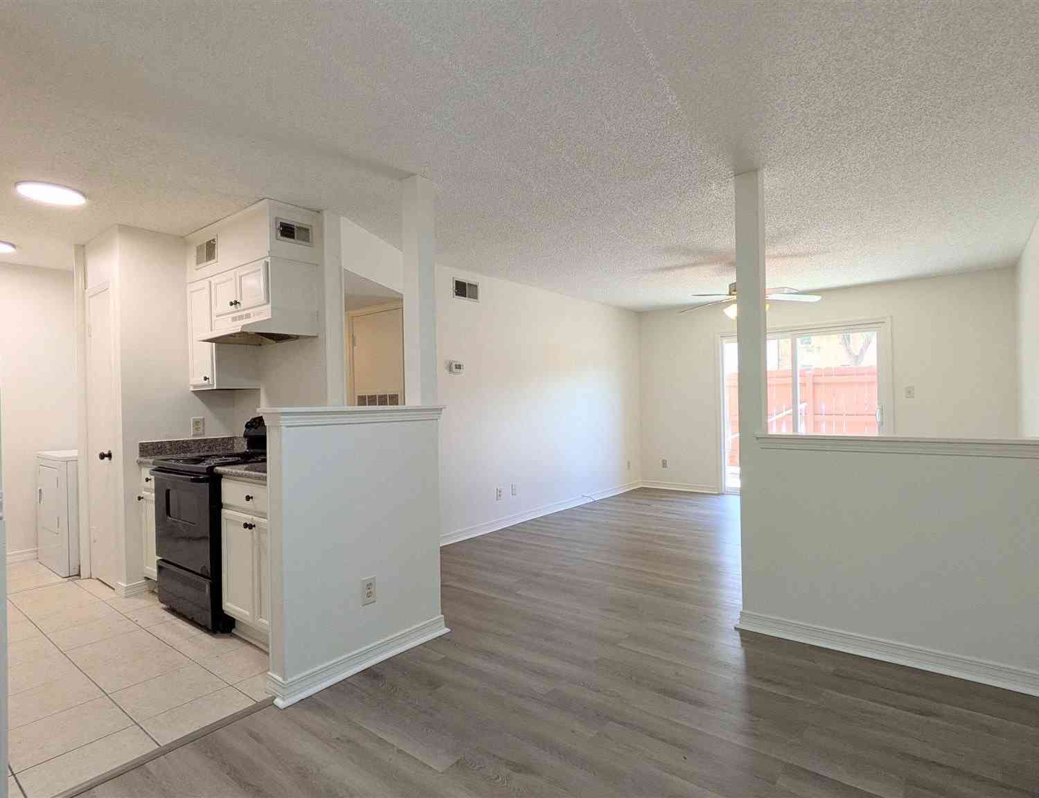 Condo For Rent - 2303 W Michigan Ave #C2<br/> Pensacola, FL 32526