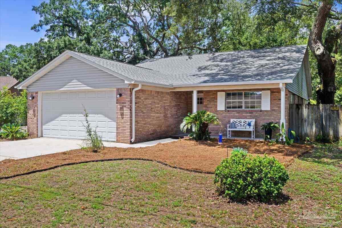 Homes For Sale - 7412 St James Pl<br/> Pensacola, FL 32506