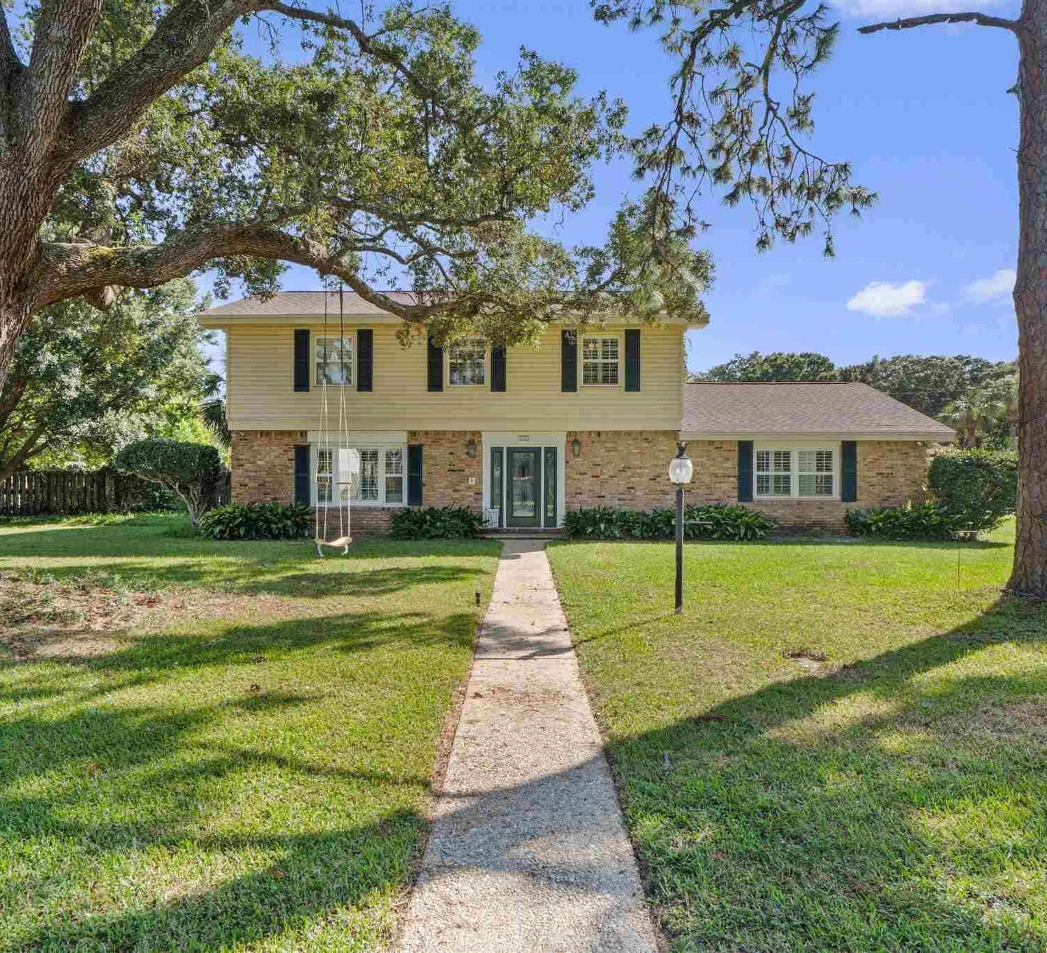 Homes For Sale - 822 Bay Cliffs Rd<br/> Santa Rosa County, Gulf Breeze, FL 32561