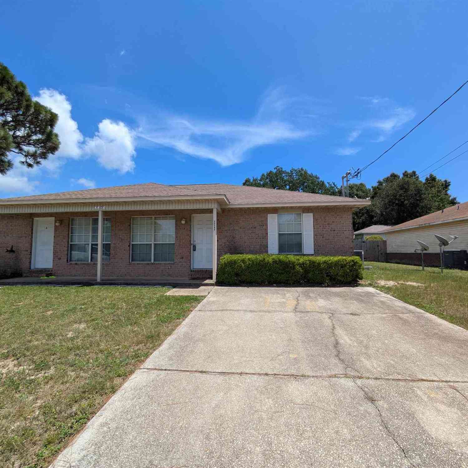Homes For Rent - 3359 Greenbriar Cir #B<br/> Gulf Breeze, FL 32563