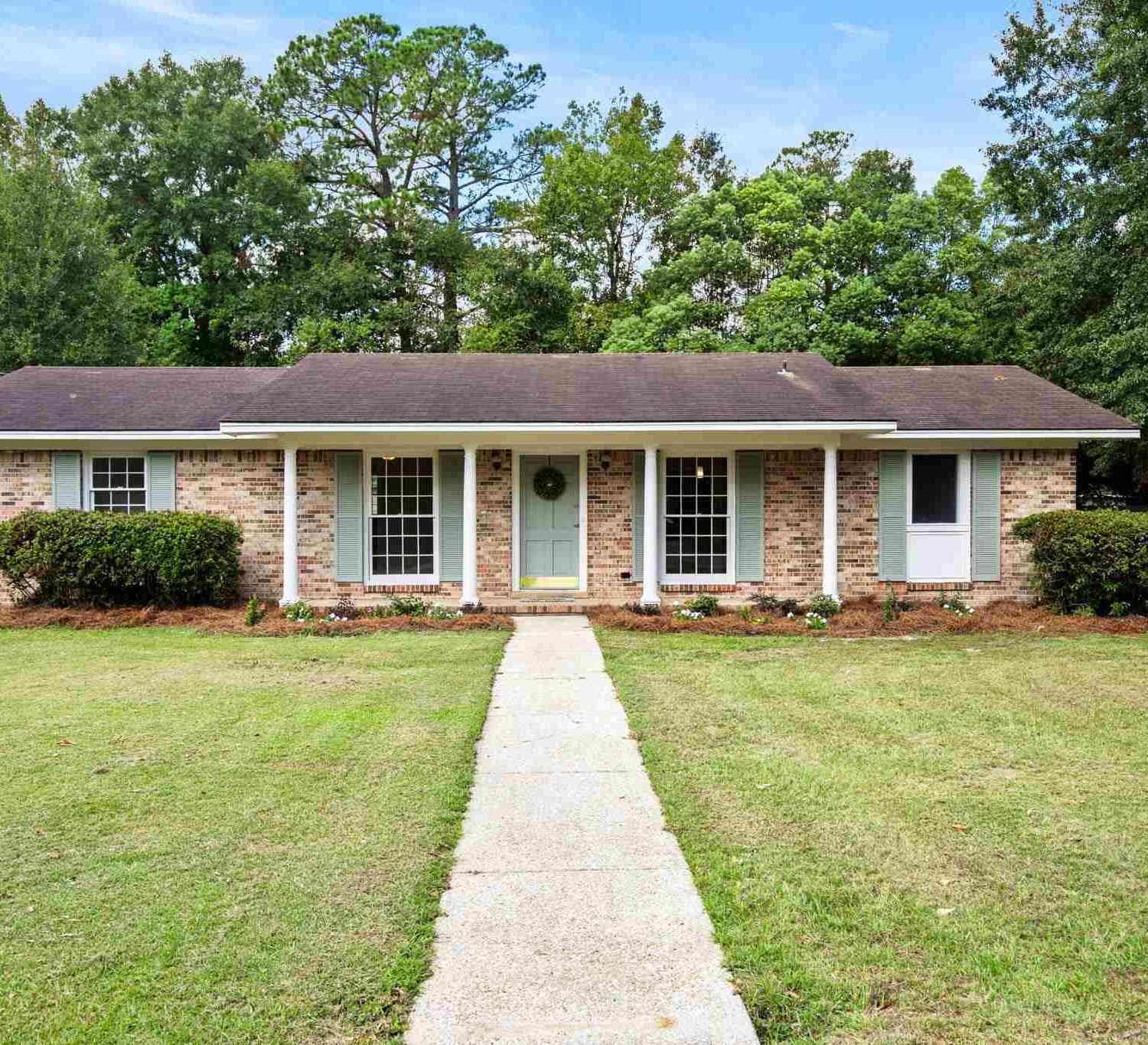 Homes For Sale - 216 6th Ave<br/> Atmore, AL 36502