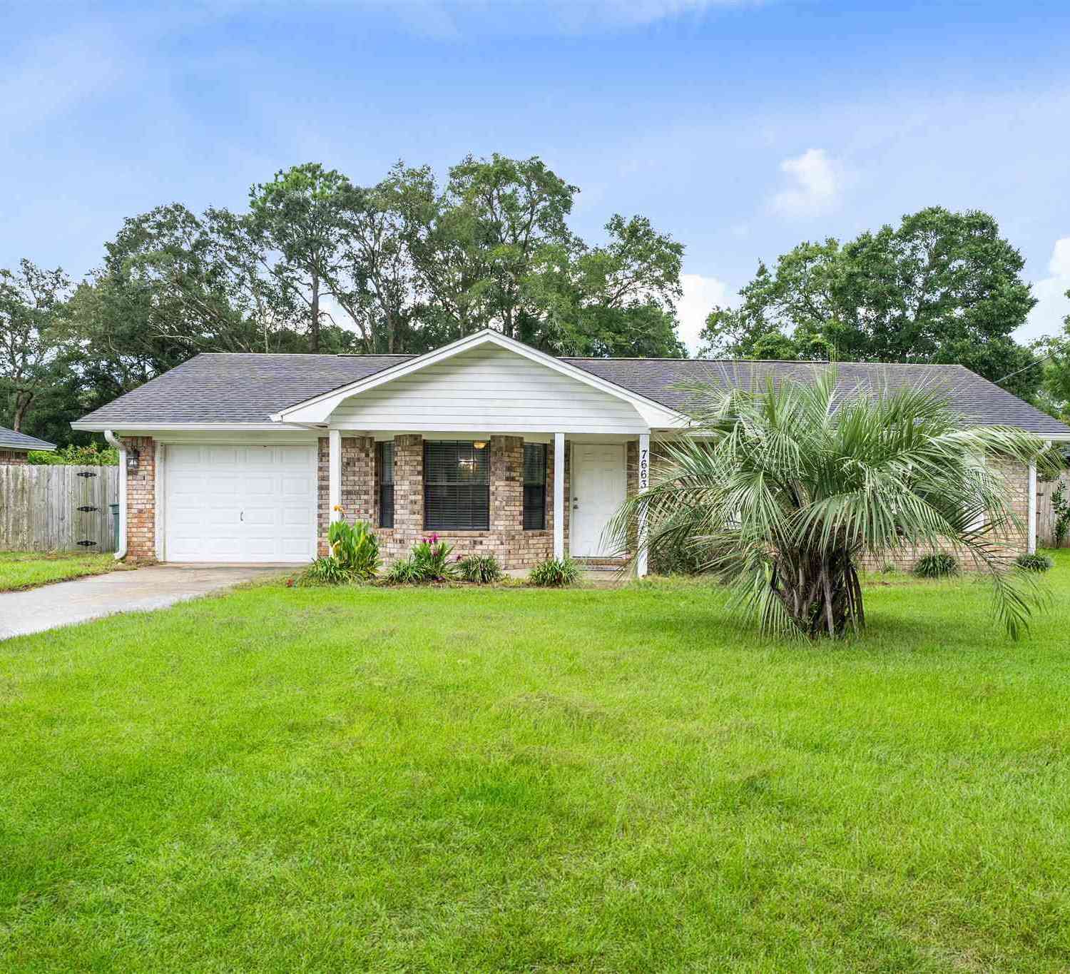 Homes For Sale - 7663 Old Hickory Dr<br/> Pensacola, FL 32507