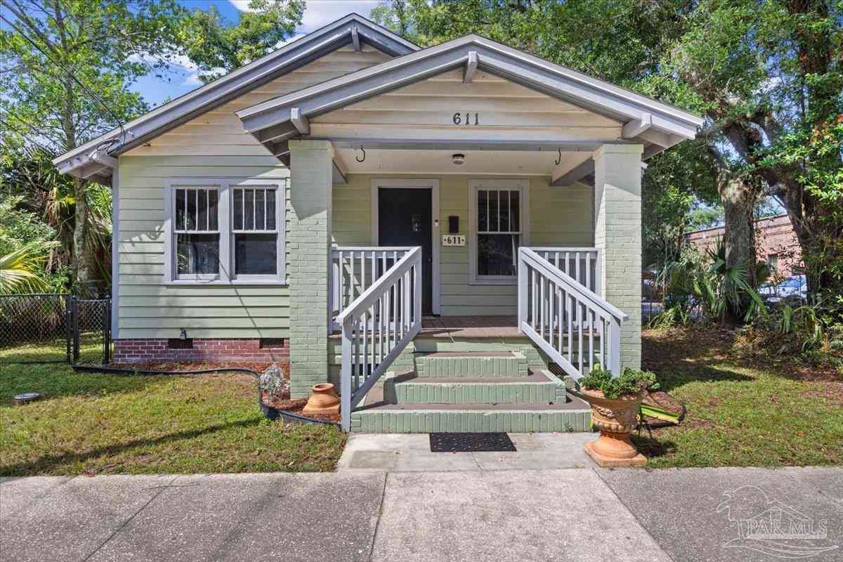 Homes For Sale - 611 N 8th Ave<br/> Pensacola, FL 32501