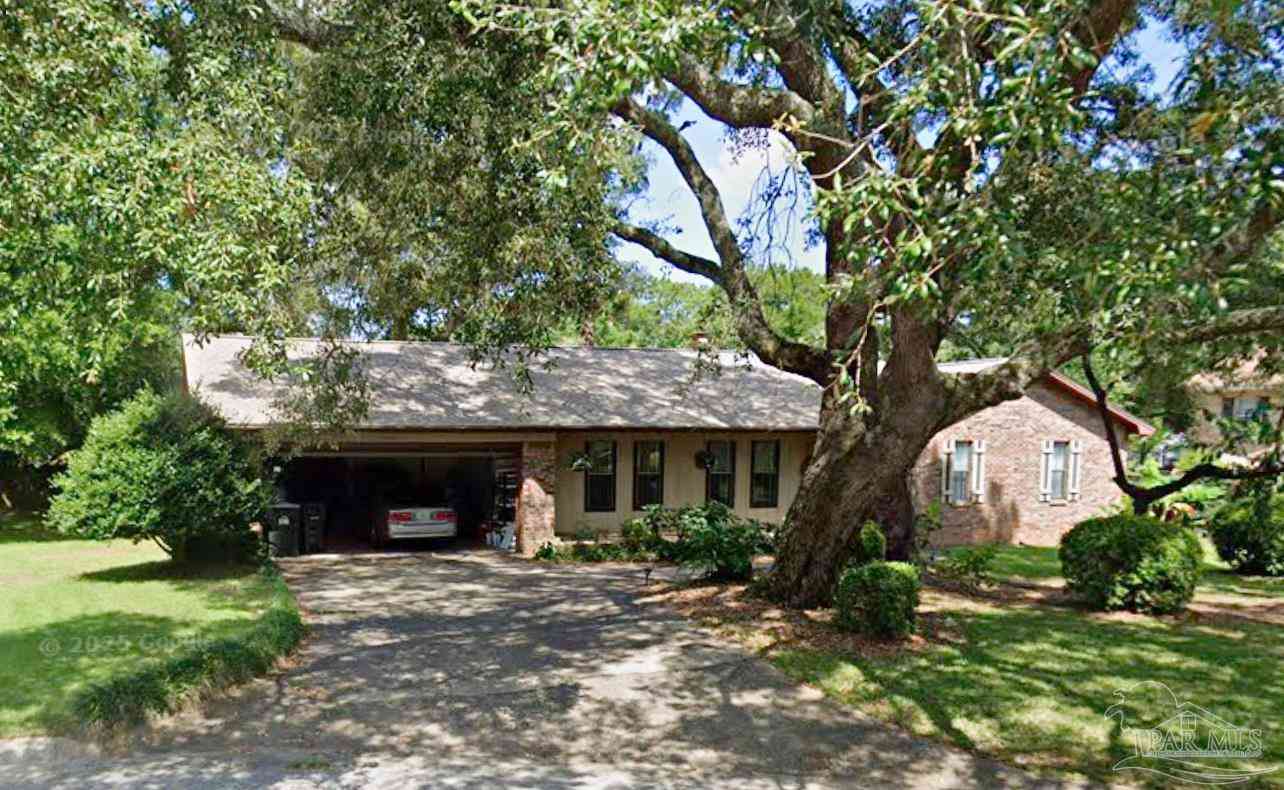 Homes For Sale - 9153 Woodrun Cir<br/> Pensacola, FL 32514