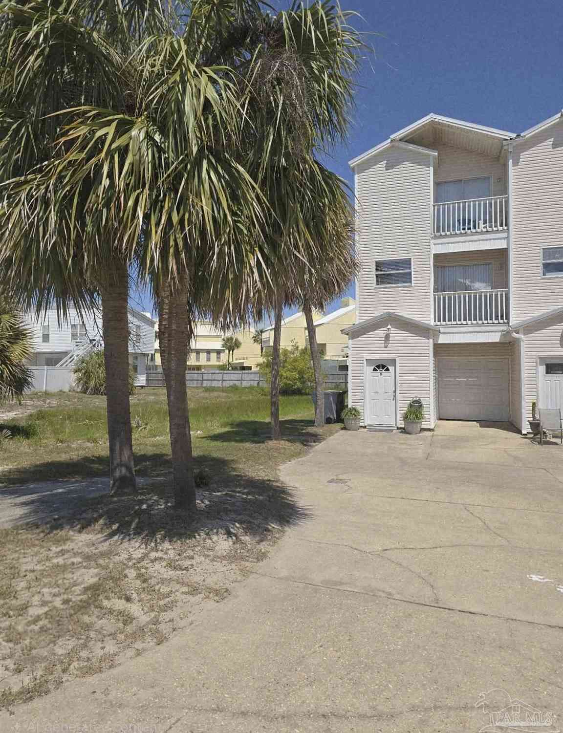 Homes For Sale - 1414 Bahia Dr #D<br/> Navarre, FL 32566
