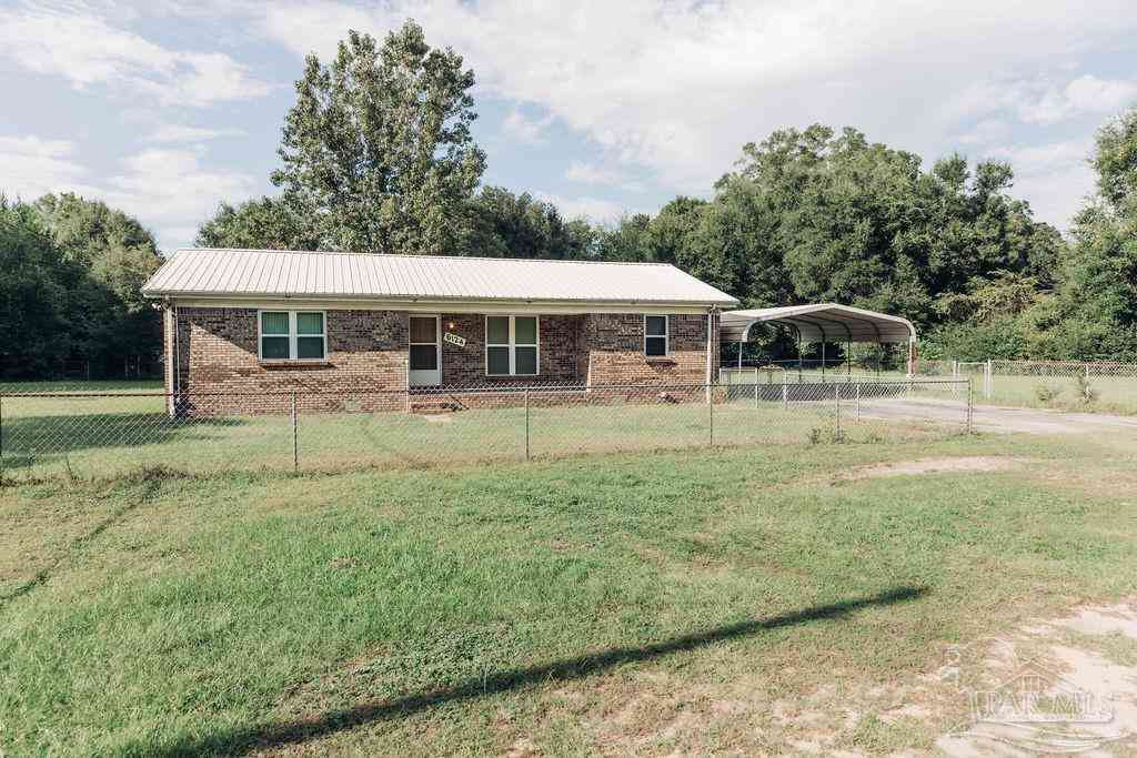 Homes For Sale - 6124 Carroll Rd<br/> Milton, FL 32583