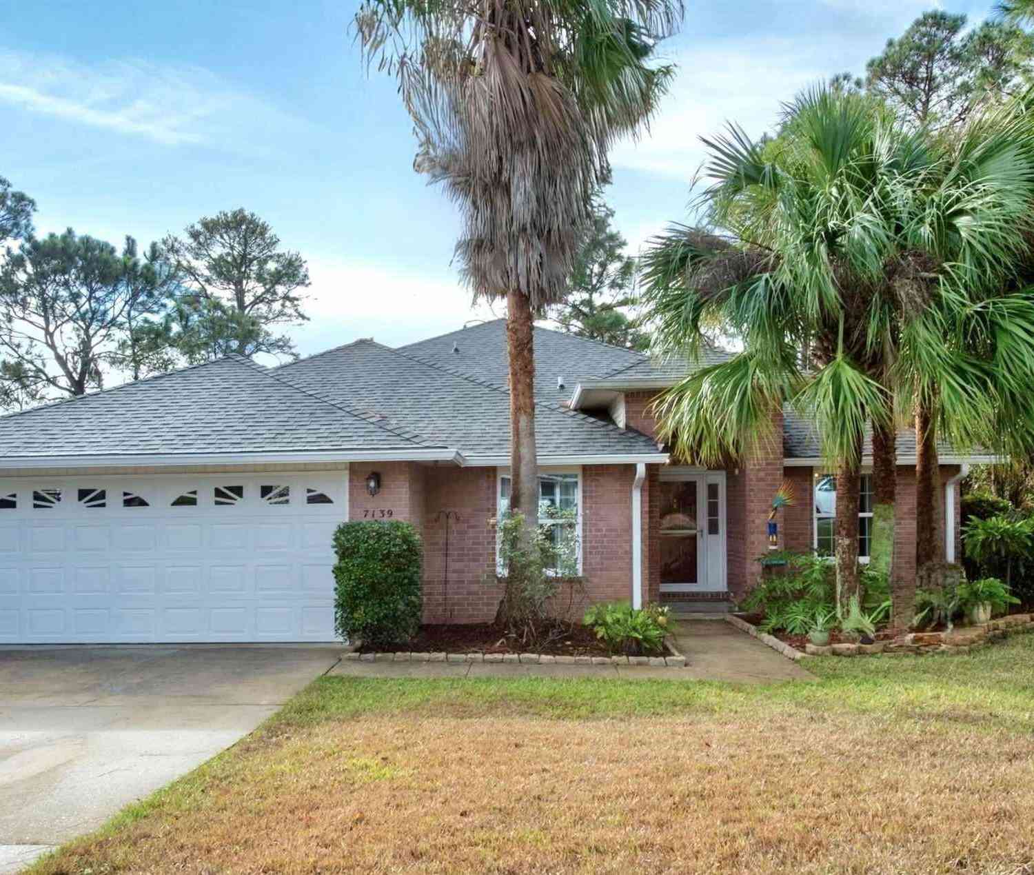 Homes For Sale - 7139 Blue Jack Dr<br/> Navarre, FL 32566