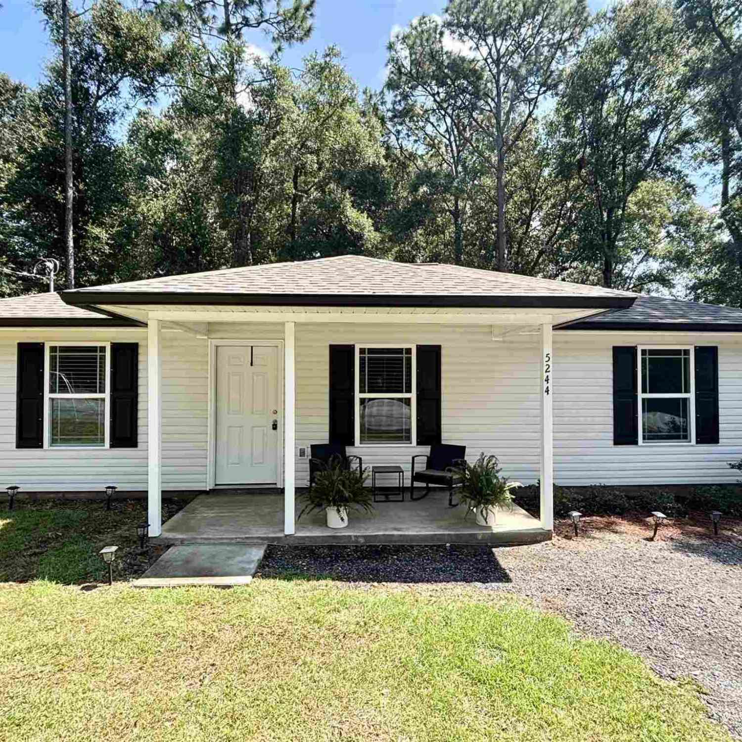Homes For Sale - 5244 Bishop Rd<br/> Milton, FL 32570