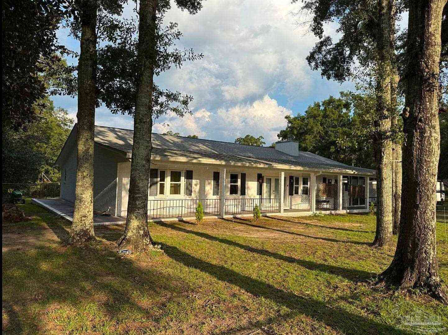Homes For Sale - 1429 Chippendale Rd<br/> Cantonment, FL 32533