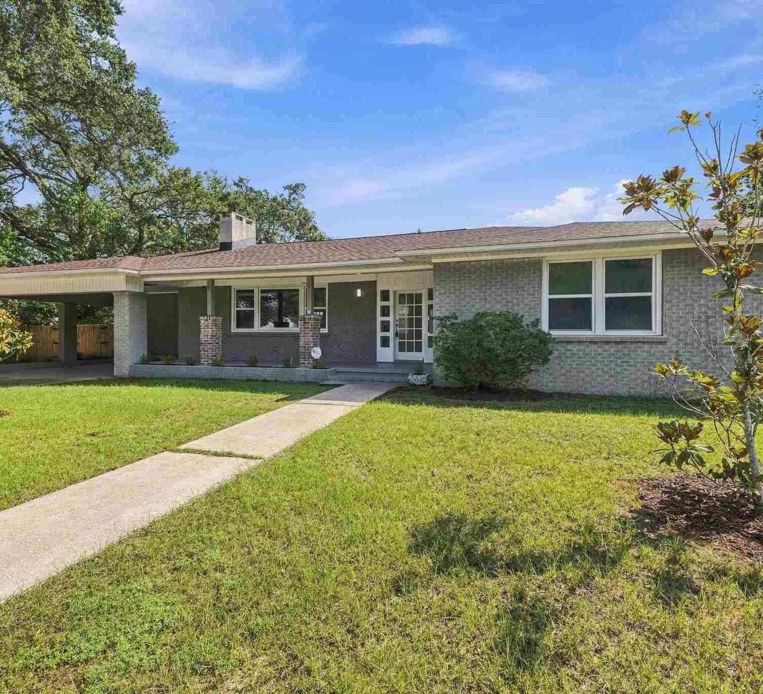 Homes For Sale - 1808 N Reus St<br/> Pensacola, FL 32501