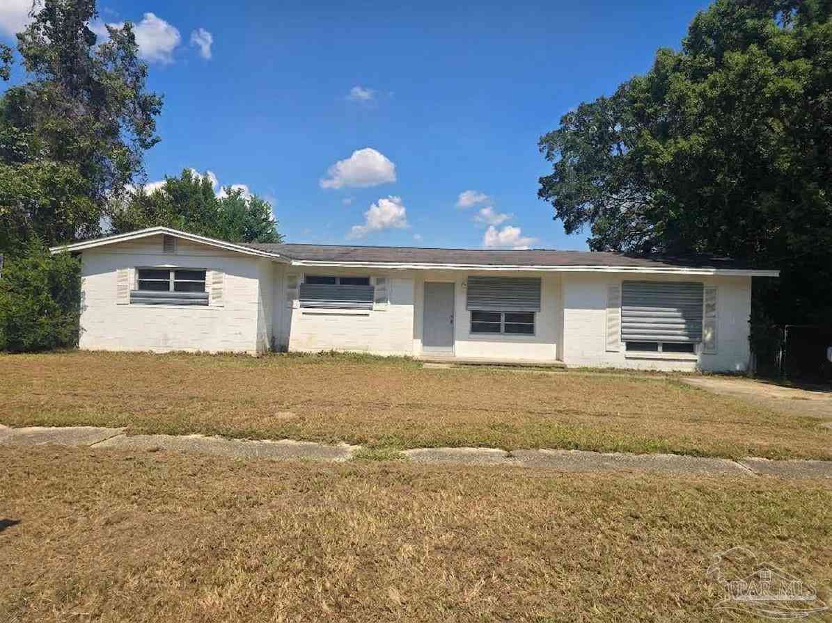 Homes For Sale - 22 Alan A Dale St<br/> Pensacola, FL 32506