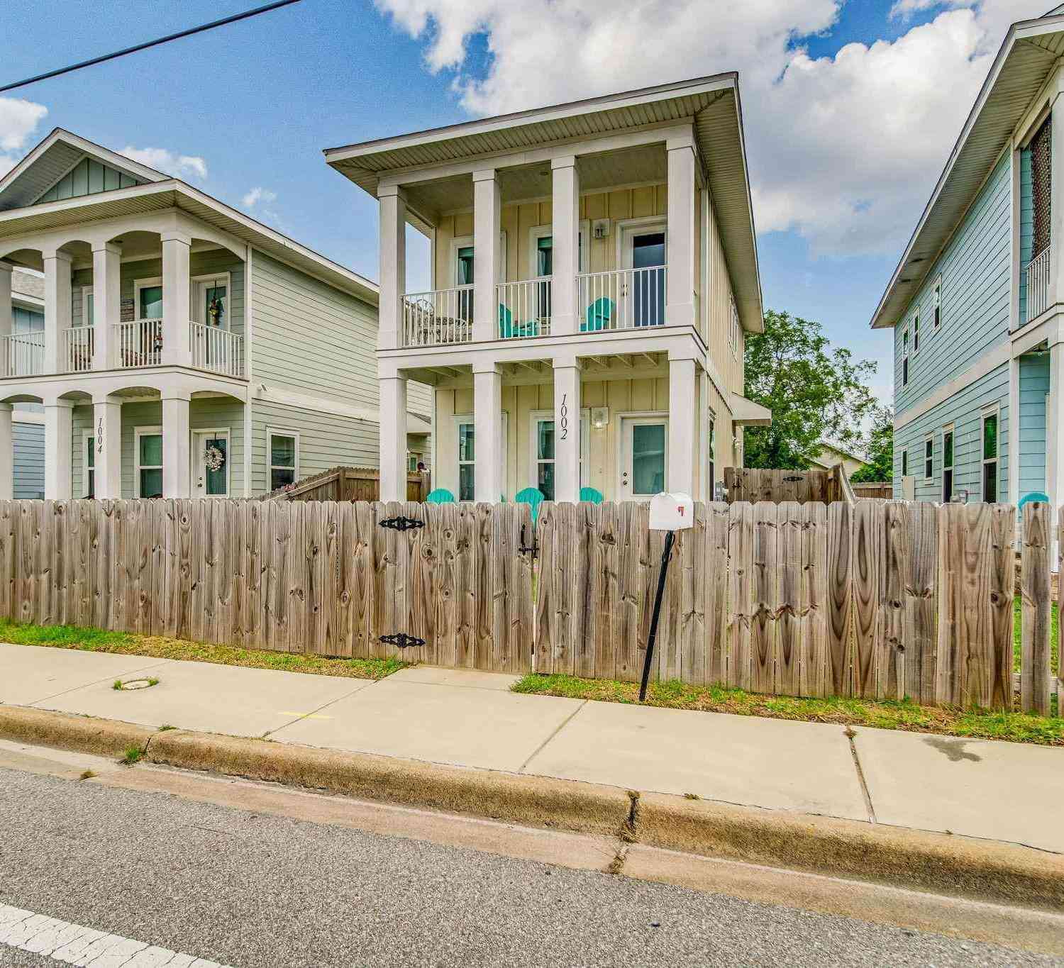 Homes For Rent - 1002 W Main St<br/> Pensacola, FL 32502