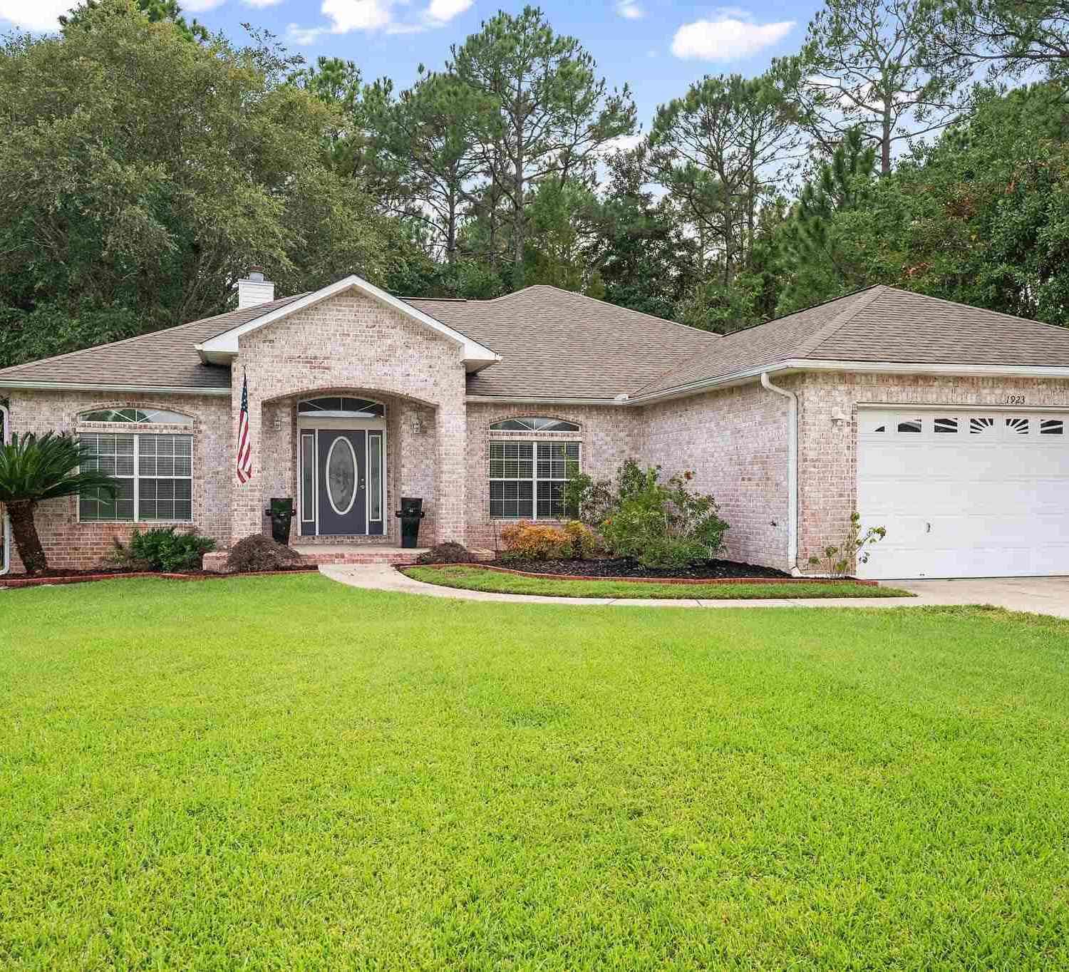 Homes For Sale - 1923 Crown Pointe Blvd<br/> Pensacola, FL 32506