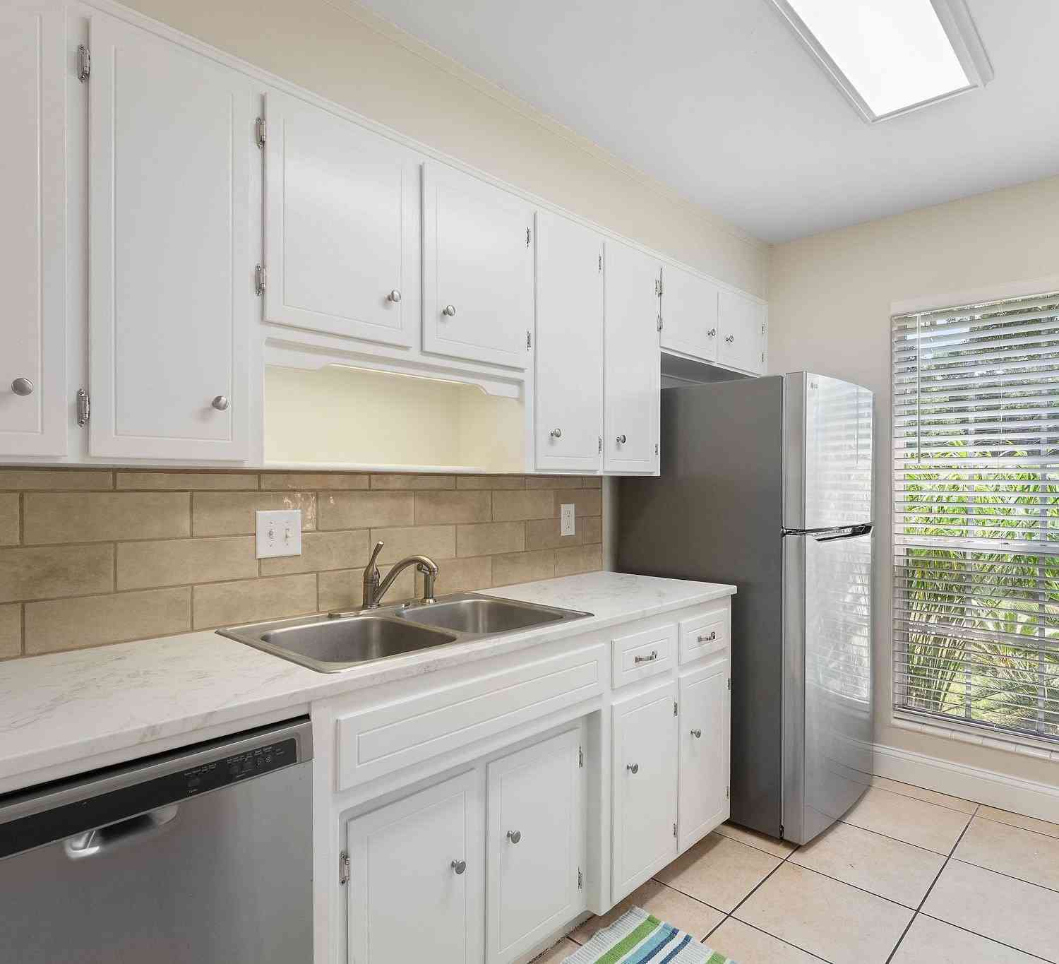 Condo For Rent - 8101 Tippin Ave #F<br/> Pensacola, FL 32514