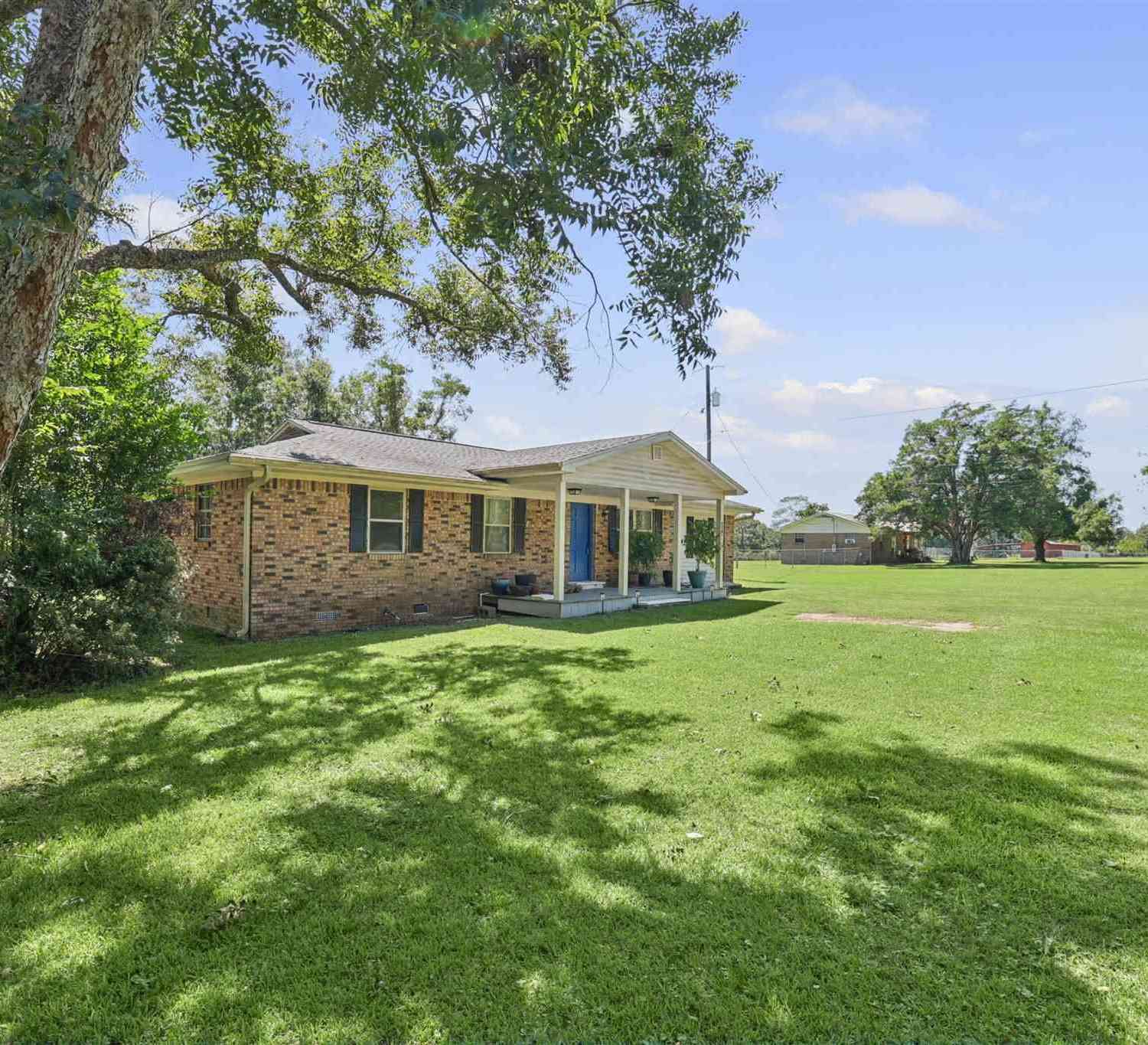 Homes For Sale - 833 Graham Rd<br/> Cantonment, FL 32533