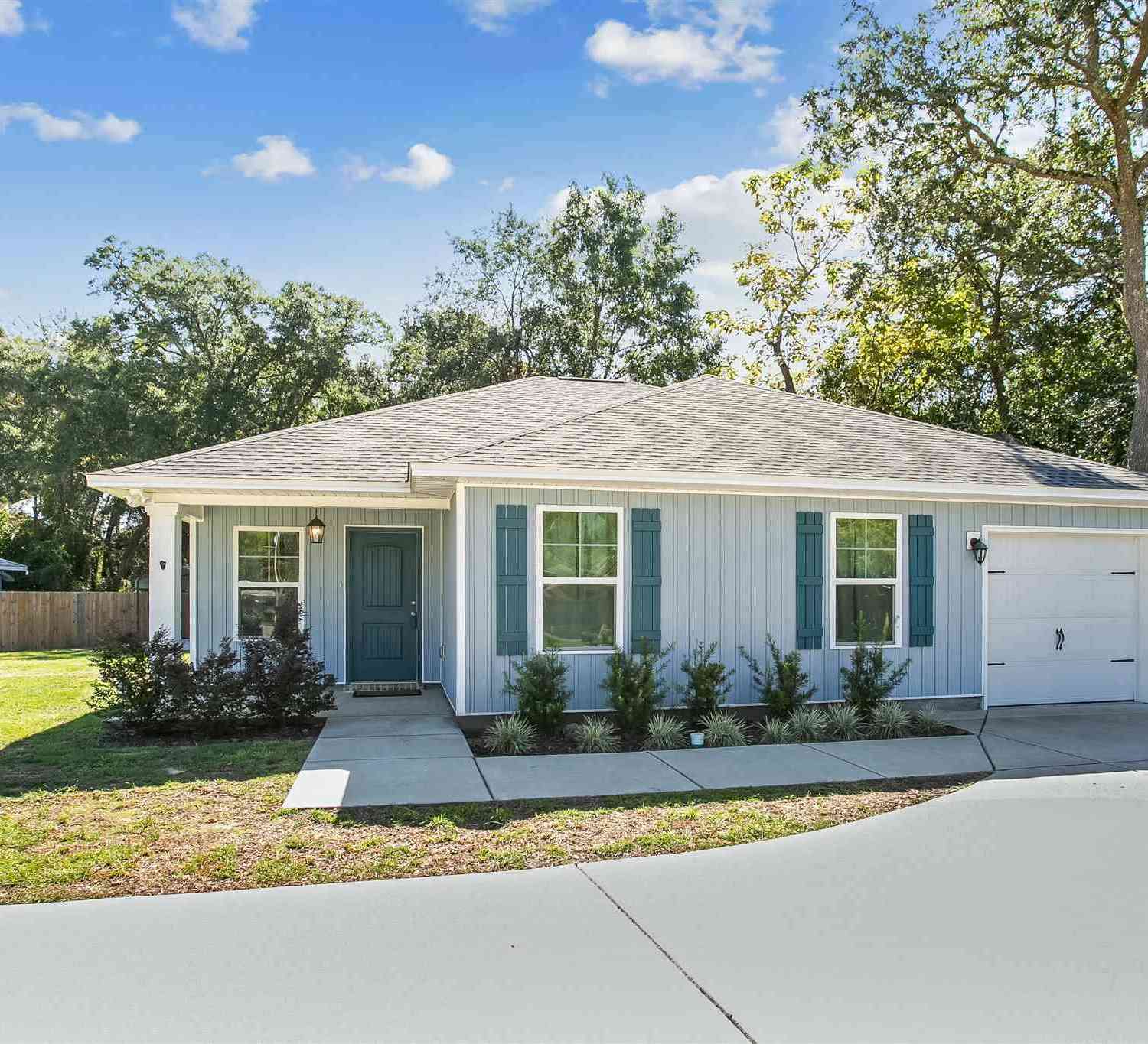Homes For Sale - 701 Boxwood Dr<br/> Pensacola, FL 32503