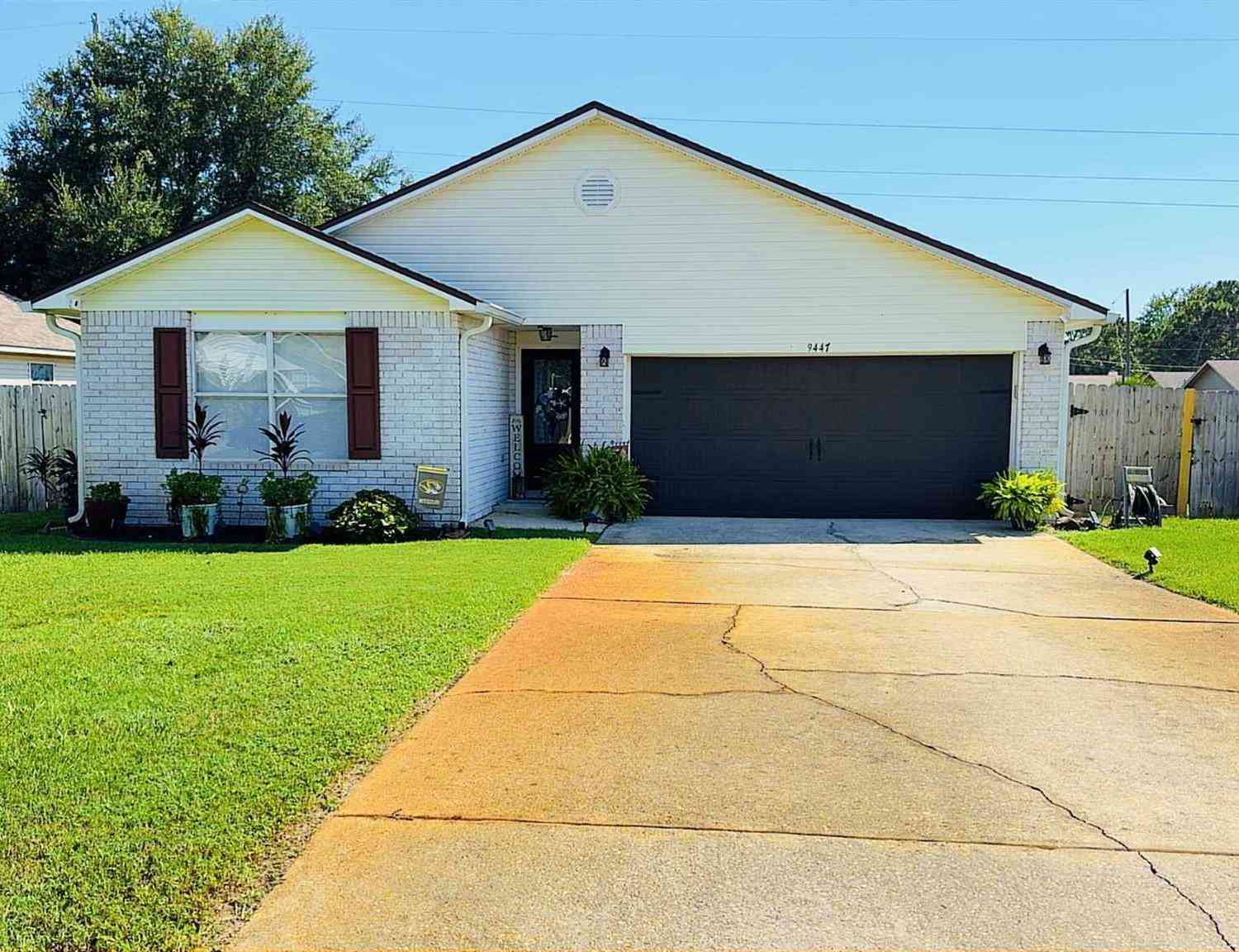 Homes For Sale - 9447 Parker Pl Dr<br/> Navarre, FL 32566