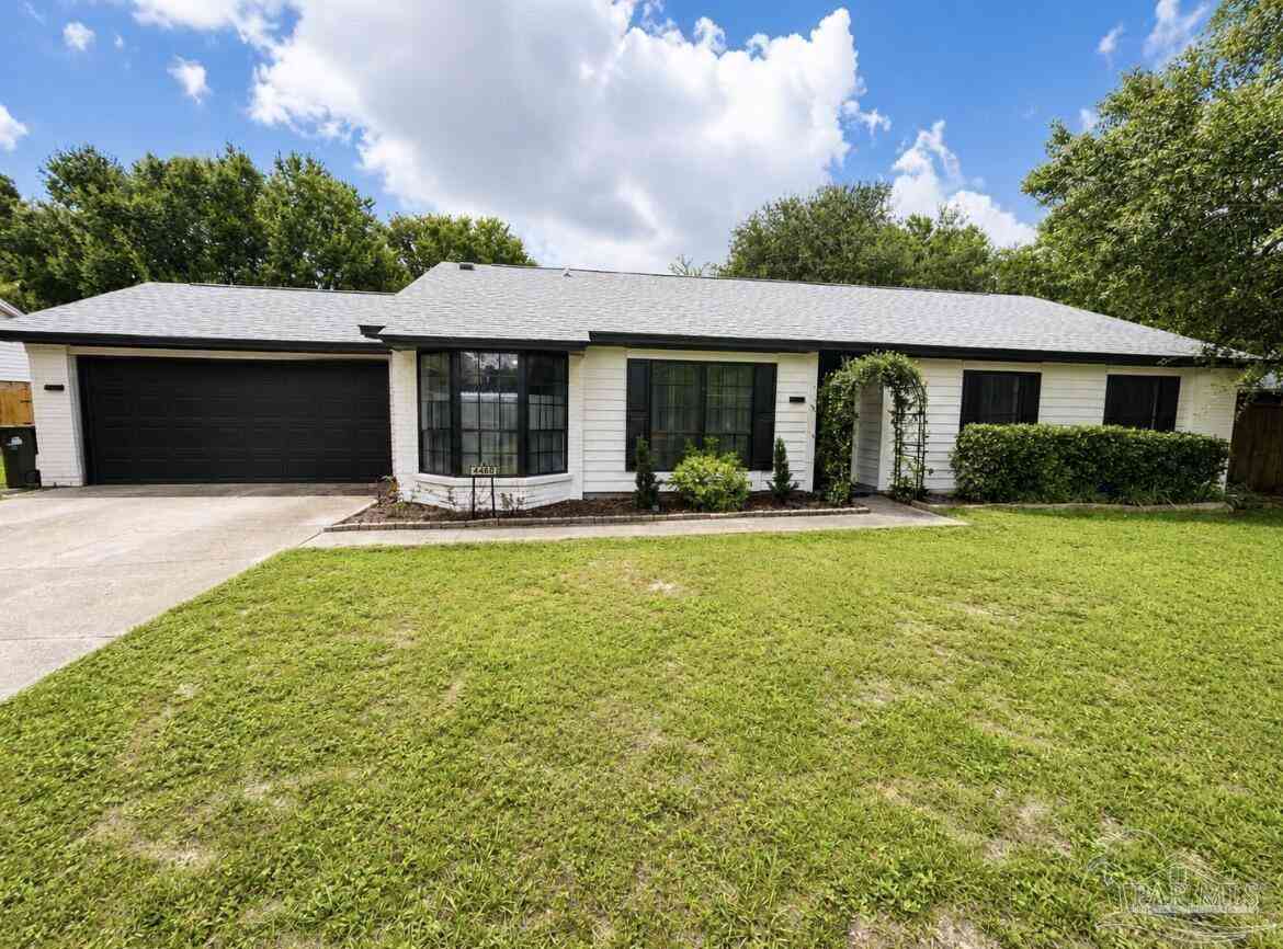 Homes For Sale - 4460 Whisper Dr<br/> Pensacola, FL 32504