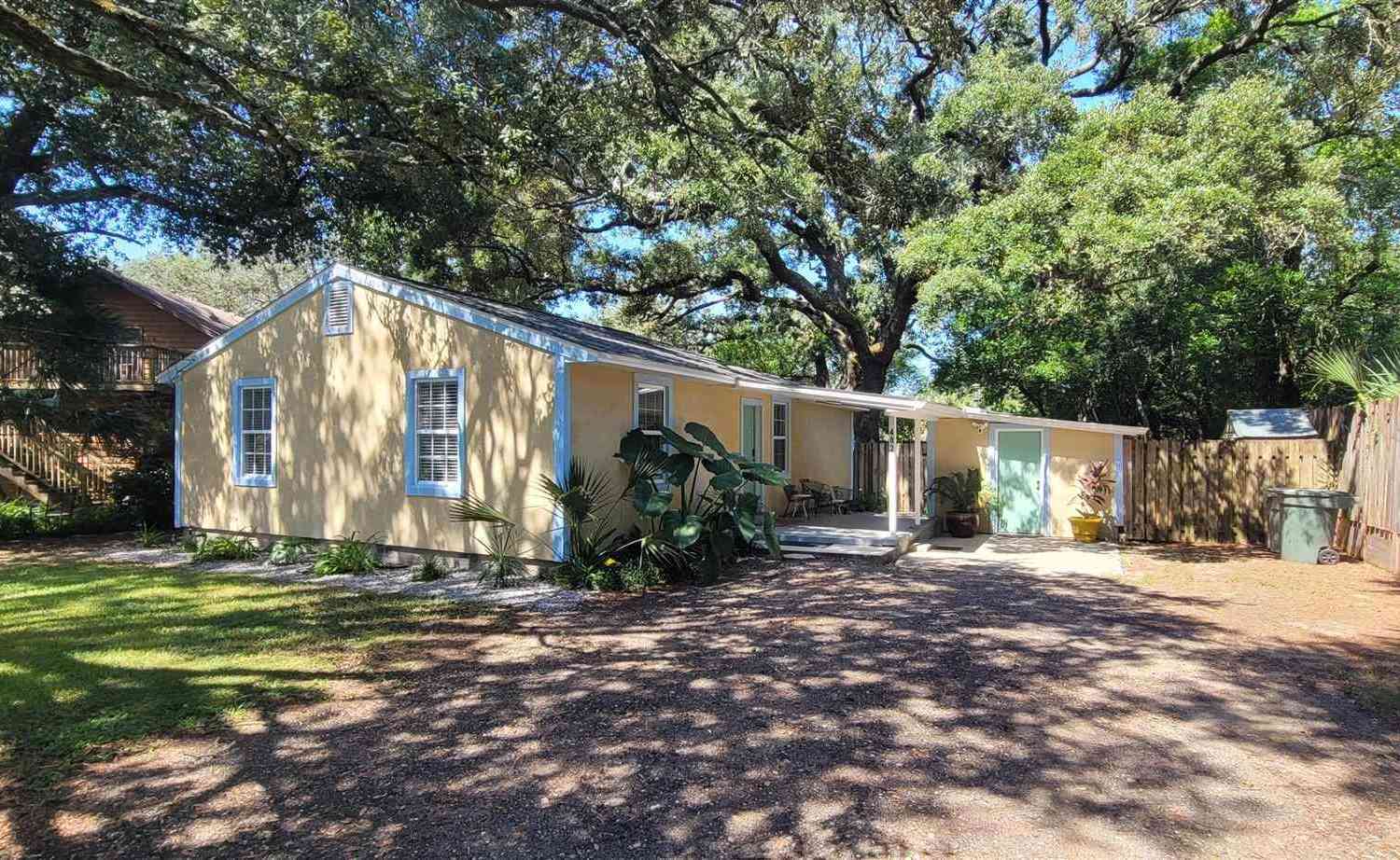 Homes For Sale - 402 Alba Plena St<br/> Pensacola, FL 32507