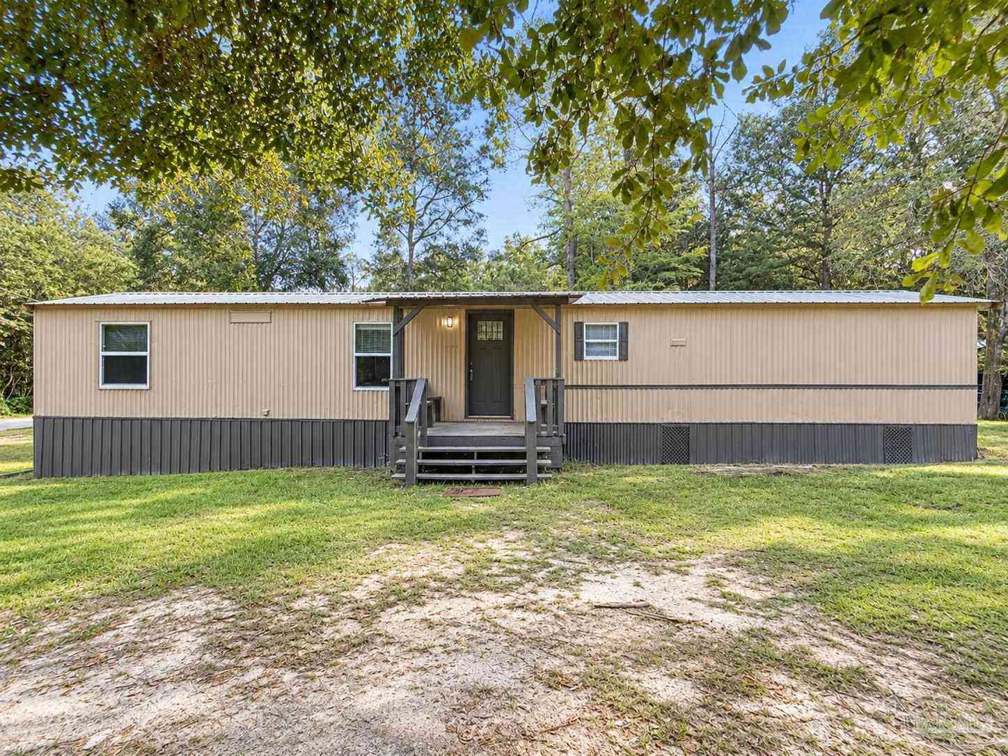 Homes For Sale - 4918 Legend Creek Ln<br/> Santa Rosa County, Pace, FL 32571