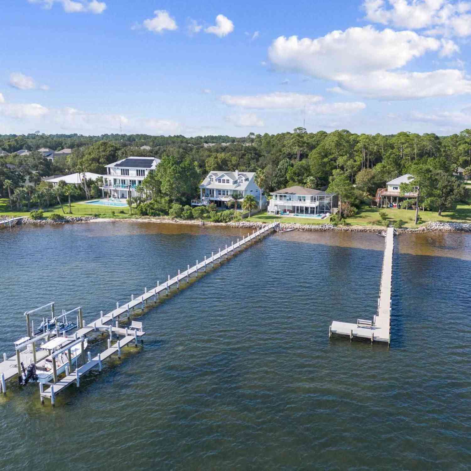 Homes For Sale - 5469 Soundside Dr<br/> Gulf Breeze, FL 32563
