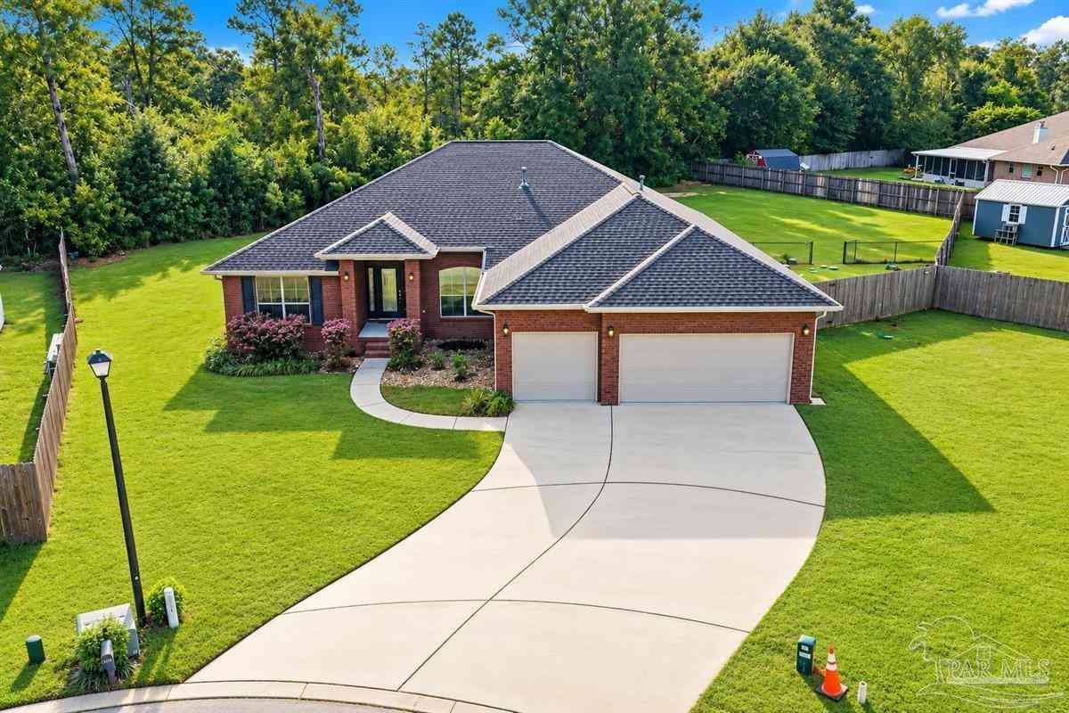 Homes For Sale - 1315 Ballistic Tip Ct<br/> Cantonment, FL 32533
