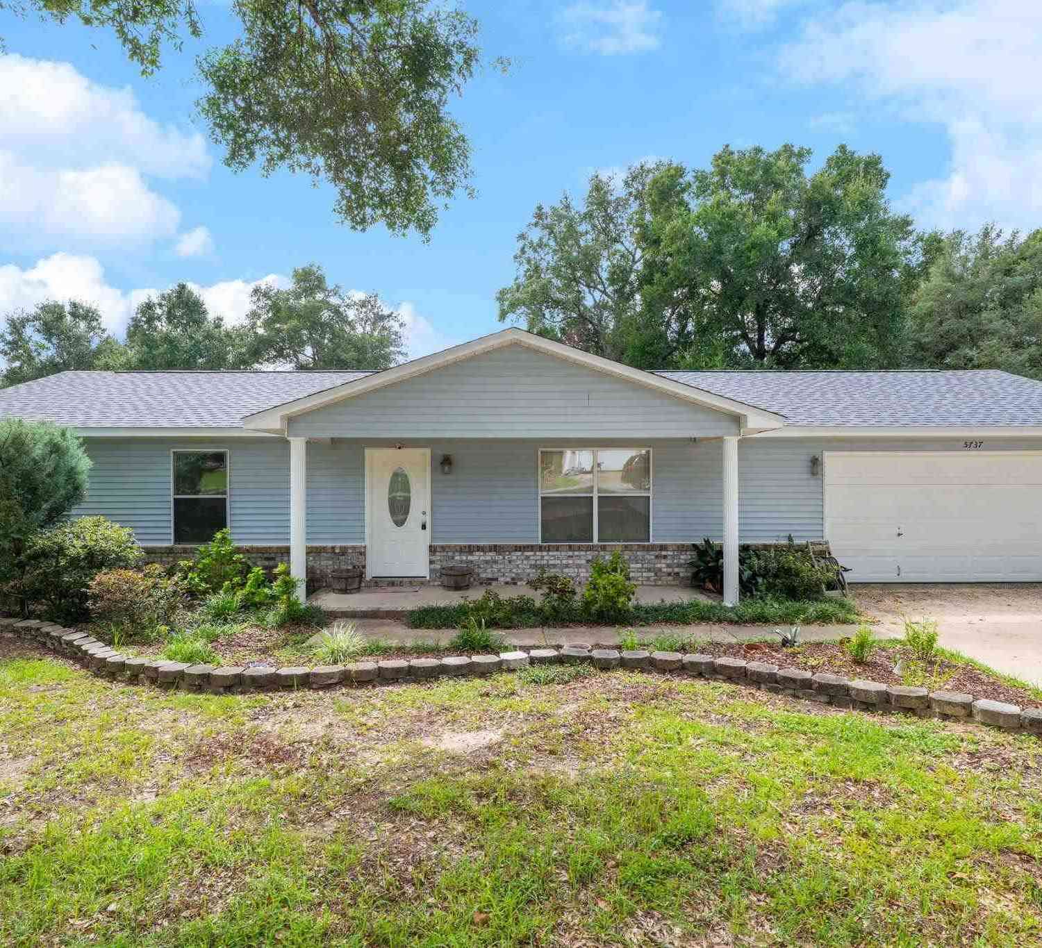 Homes For Sale - 5737 Bronco Pl<br/> Milton, FL 32570