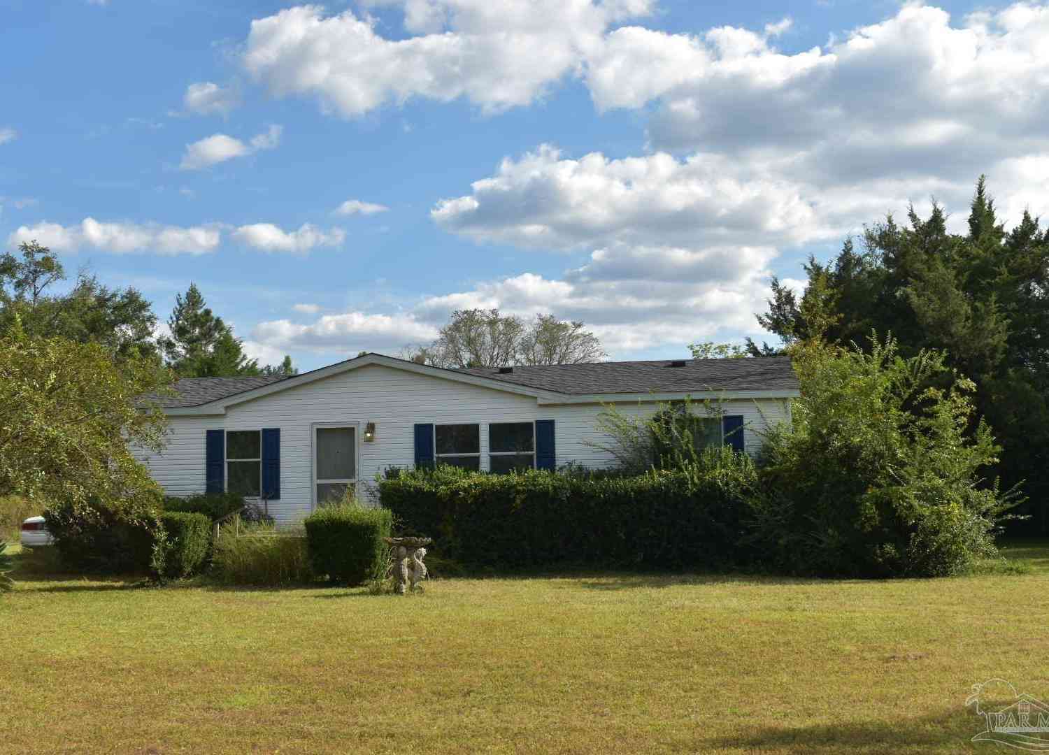 Homes For Sale - 9587 South Trace Rd<br/> Milton, FL 32583
