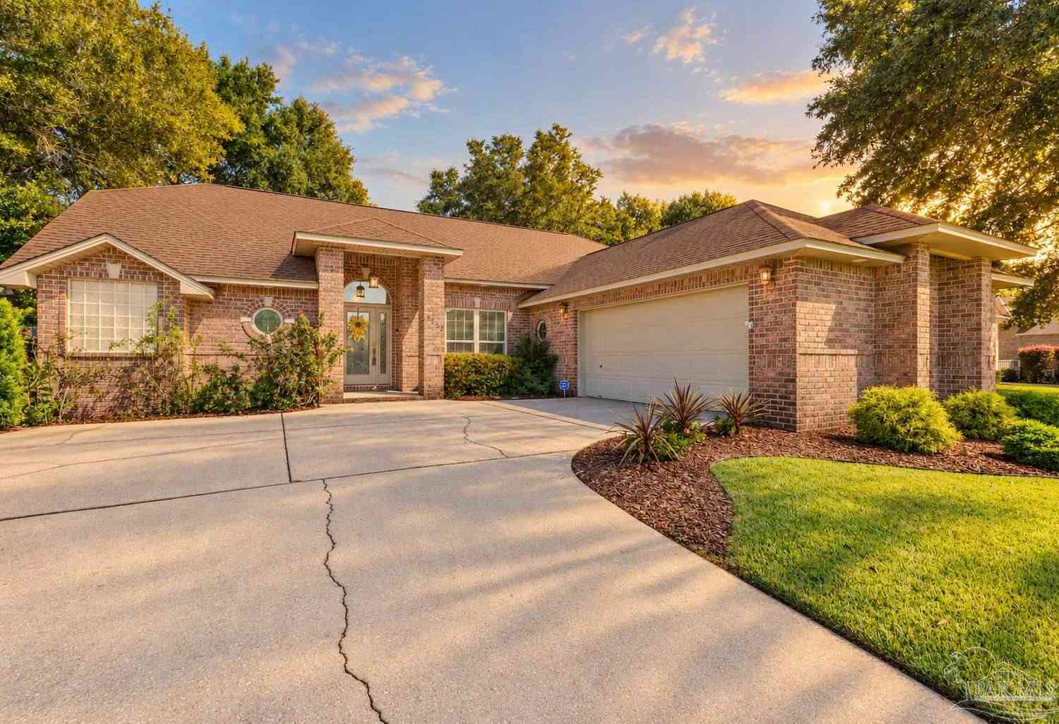 Homes For Sale - 4252 Lancaster Gate Dr<br/> Pace, FL 32571