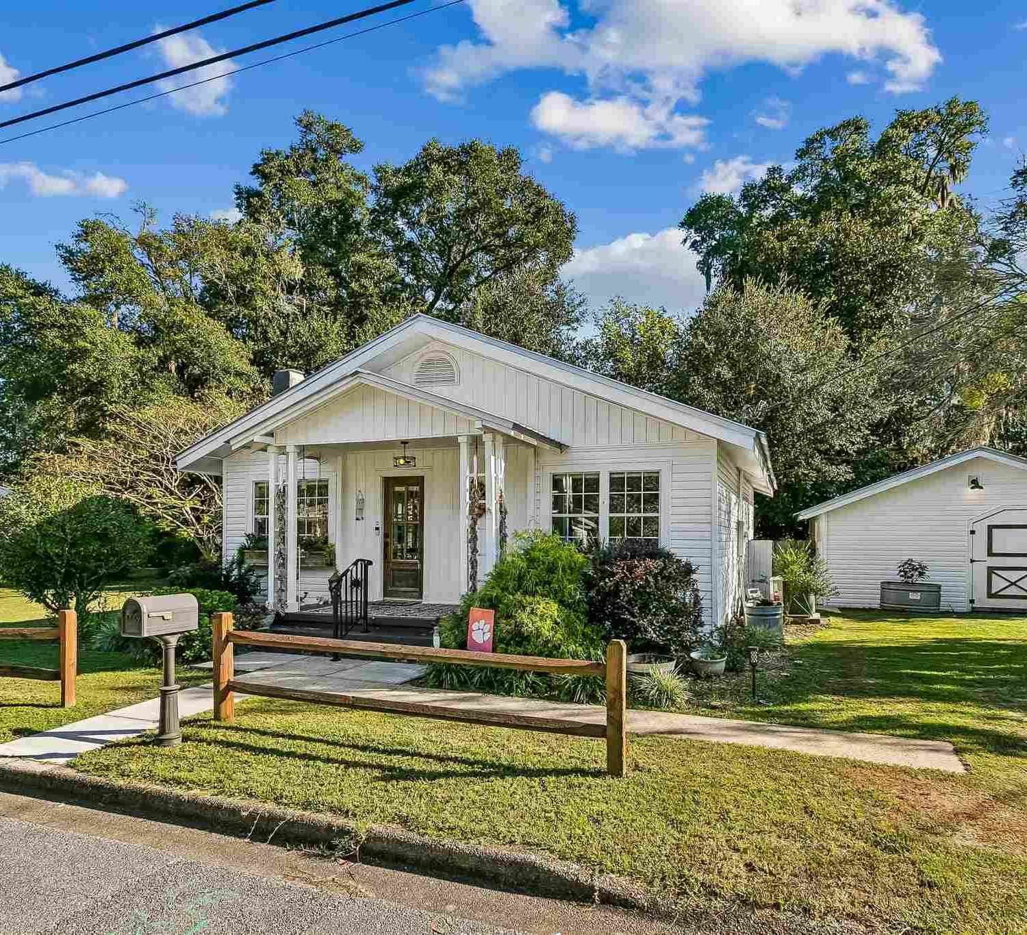 Homes For Sale - 6669 Ravine St<br/> Milton, FL 32570