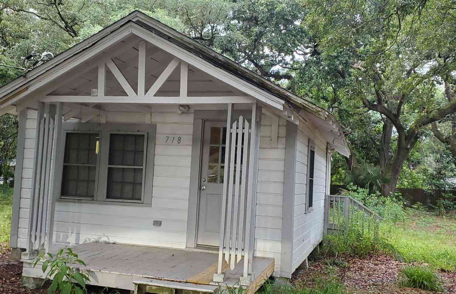 Homes For Rent - 718 Bremen Ave<br/> Pensacola, FL 32507