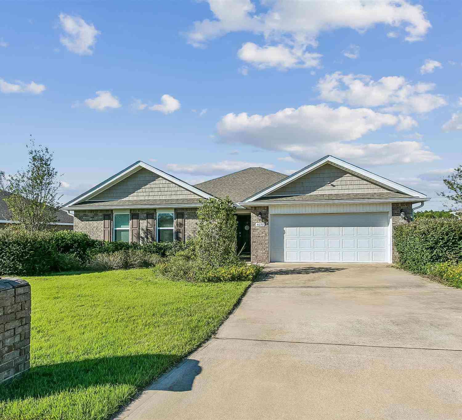 Homes For Sale - 4690 Perception Cir<br/> Santa Rosa County, Milton, FL 32570
