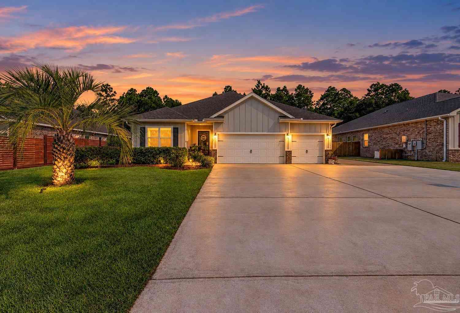 Homes For Sale - 8024 Silver Maple Dr<br/> Milton, FL 32583