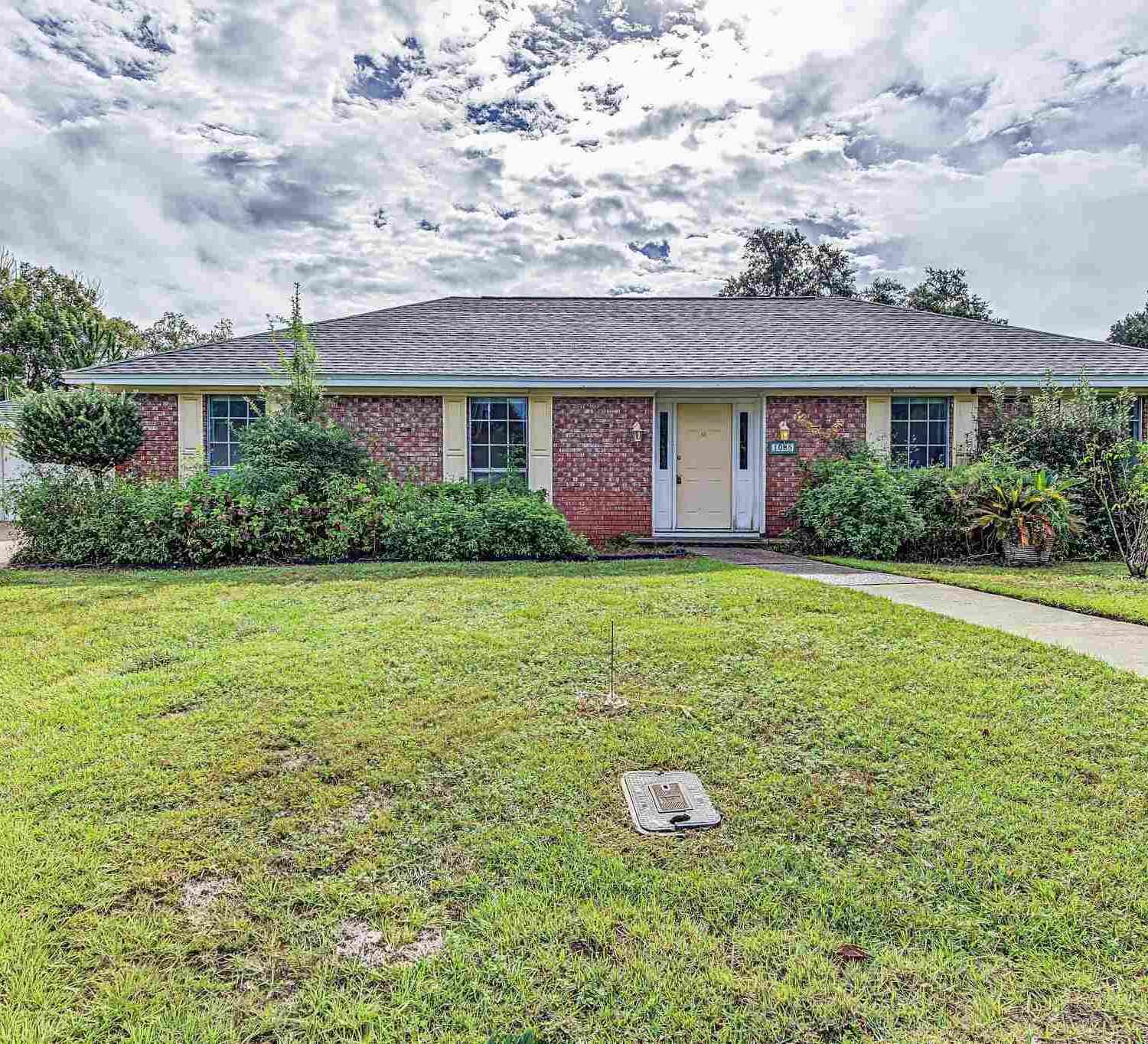 Homes For Sale - 1085 Farmington<br/> Escambia County, Pensacola, FL 32504