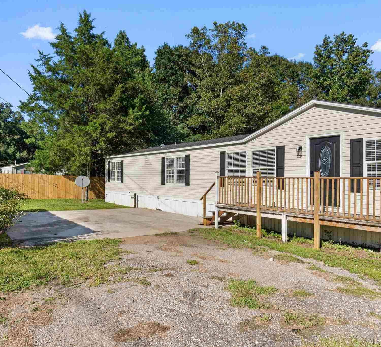 Homes For Sale - 7110 Eastgate Rd<br/> Milton, FL 32570