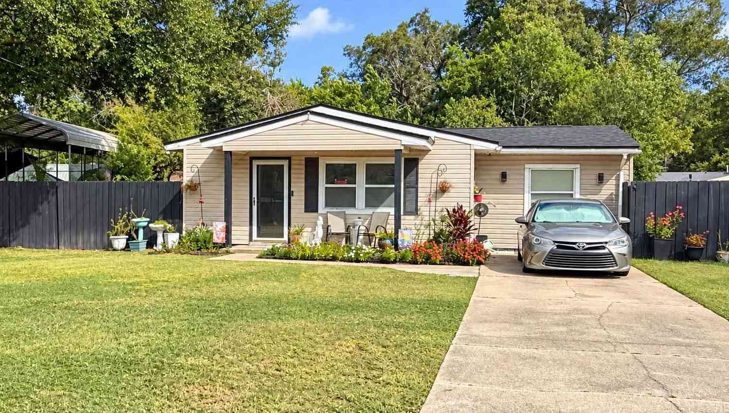 Homes For Sale - 4660 Kimberly Dr<br/> Escambia County, Pensacola, FL 32526