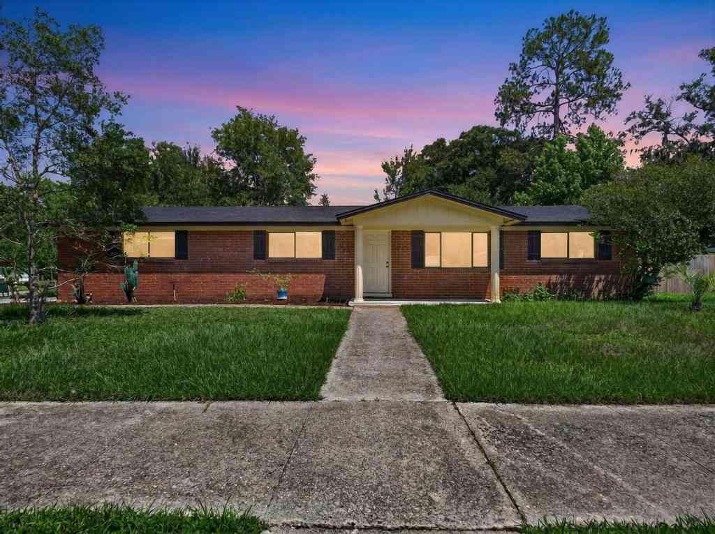 Homes For Sale - 9925 Timberlake Drive<br/> Jacksonville, FL 32257