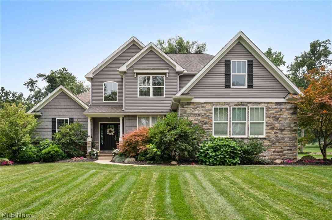 Homes For Sale - 49820 Greystone Drive<br/> Amherst, OH 44001