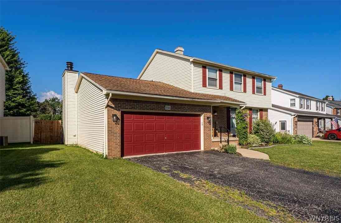 Homes For Sale - 3544 Heatherwood Drive<br/> Hamburg, NY 14075
